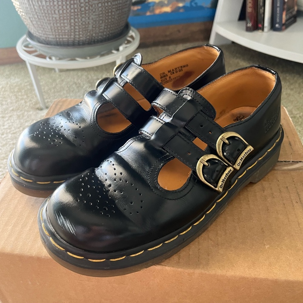 Dr. Marten’s Black Leather Mary Janes (Size 8)